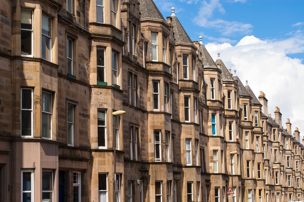 View of Victorian tenement housing in Edinburgh | sell your house fast in Edinburgh