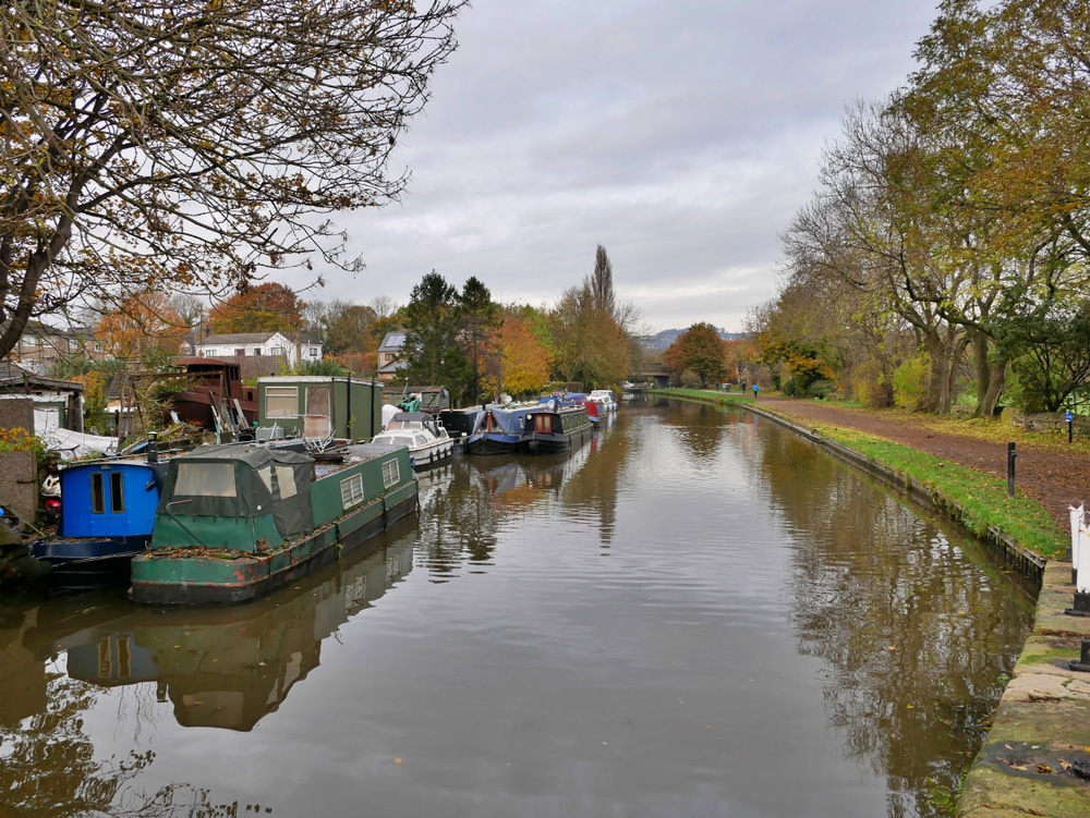 Barges in Horsforth, Leeds | sell to cash house buyers in Leeds