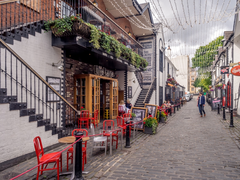 photo of cafe and narrow street in Ashton Lane, Glasgow West End